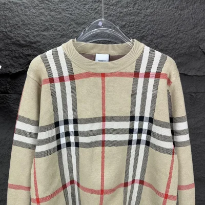 Свитшот Burberry Vertical And Horizontal Contrast Lines Print "Beige" фото № 4 Свитшот Burberry Vertical And Horizontal Contrast Lines Print "Beige" фото № 4