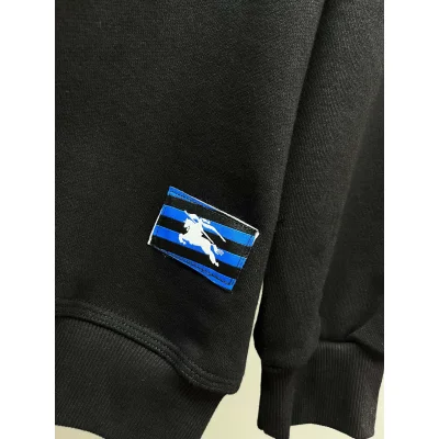 Свтишот Burberry Frontside Print On Stripe Warrior On The Horse "Black" фото № 3 Свтишот Burberry Frontside Print On Stripe Warrior On The Horse "Black" фото № 3