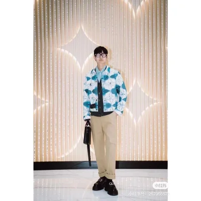 Худи Louis Vuitton Flower Watercolour "White" фото № 6 Худи Louis Vuitton Flower Watercolour "White" фото № 6