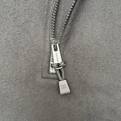 Свитшот Miu Miu White Frontside Logo Two Frontside Pockets "Gray" фото № 4