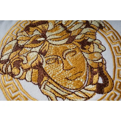Свитшот Versace Golden Gorgon Logo "White" фото № 5 Свитшот Versace Golden Gorgon Logo "White" фото № 5
