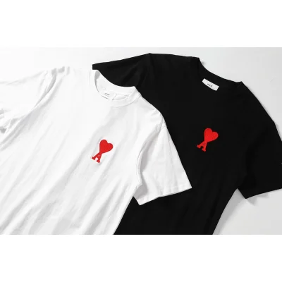 Футболка Amiri With A Red Logo Letter And A Heart "Black" фото № 3 Футболка Amiri With A Red Logo Letter And A Heart "Black" фото № 3