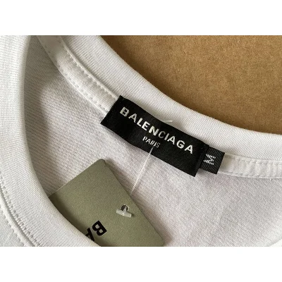 Футболка Balenciaga An Extraordinary Text Logo "White" фото № 8