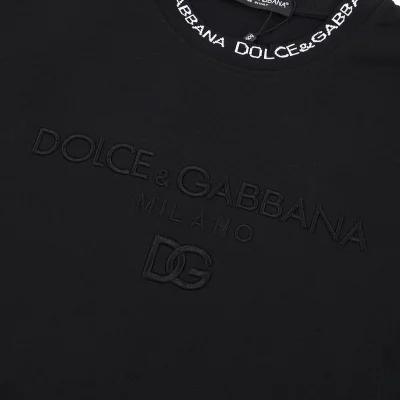 Футболка Dolce Gabbana With A Print Of Different Logos "Black" фото № 7 Футболка Dolce Gabbana With A Print Of Different Logos "Black" фото № 7