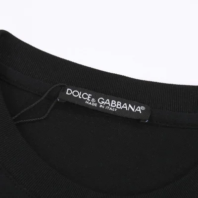 Футболка Dolce And Gabbana With An Embossed Logo "Black" фото № 5
