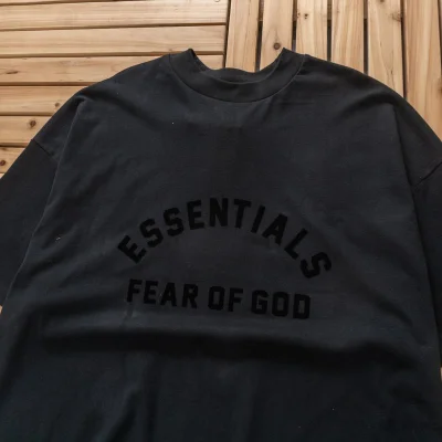 Футболка Fear of God Front Inscription Essentials "Black" фото № 2 Футболка Fear of God Front Inscription Essentials "Black" фото № 2