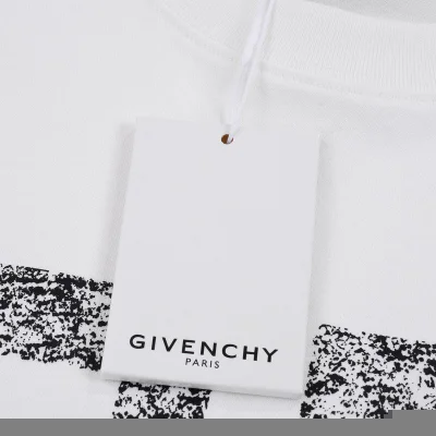 Футболка Givenchy Large Logo Print - Cotton "White" фото № 3 Футболка Givenchy Large Logo Print - Cotton "White" фото № 3