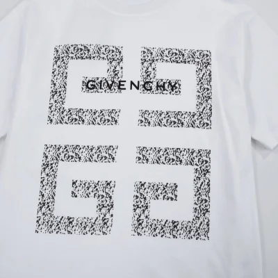 Футболка Givenchy With A Large Logo "White" фото № 5