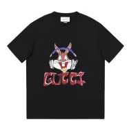 Футболка Gucci Print Hare In Headphones Футболка Gucci Print Hare In Headphones