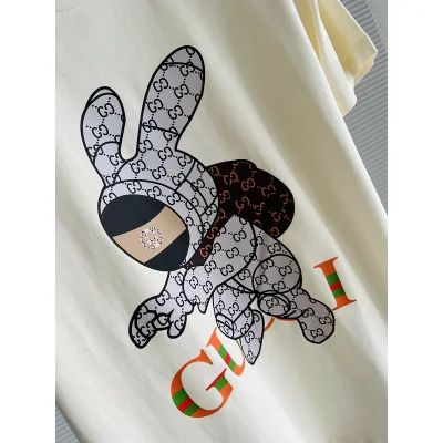Футболка Gucci A Rabbit In Suit "Cream" фото № 3