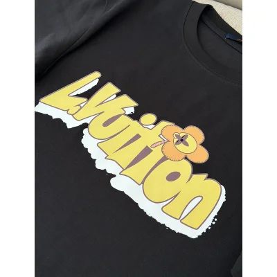 Футболка Louis Vuitton With A Flower On The Logo "Black" фото № 4