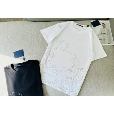 Футболка Louis Vuitton With An Embroidered Print "White" фото № 2 Футболка Louis Vuitton With An Embroidered Print "White" фото № 2