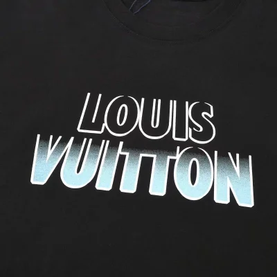 Футболка Louis Vuitton Logo With Gradation "Black" фото № 3 Футболка Louis Vuitton Logo With Gradation "Black" фото № 3