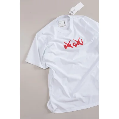 Футболка Sacai Central Logo XX "White" фото № 4 Футболка Sacai Central Logo XX "White" фото № 4