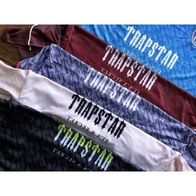 Футболка Trapstar Background From Repeating Small Logos "Red" фото № 7