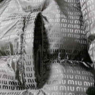 Пуховик Miu Miu Urban Noir "Black" фото № 6 Пуховик Miu Miu Urban Noir "Black" фото № 6