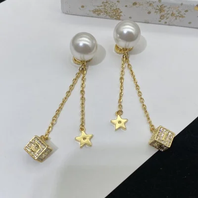 Серьги Dior Decoration With Symbols - Pearl And Cube "Gold" фото № 6