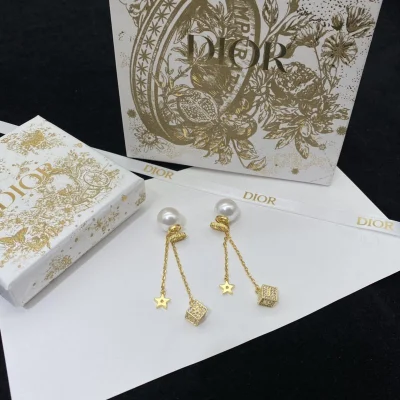 Серьги Dior Decoration With Symbols - Pearl And Cube "Gold" фото № 5