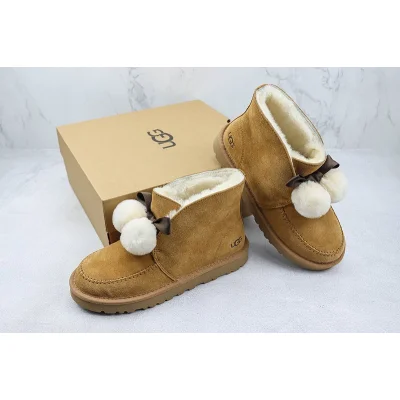 UGG Kallen Pom Pom "Beige" фото № 5 UGG Kallen Pom Pom "Beige" фото № 5
