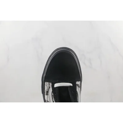 Sailor Moon x Vans Old Skool "Pretty Guardian" фото № 4