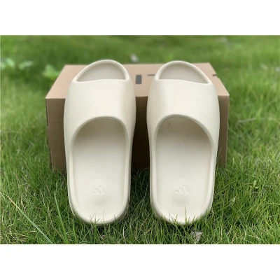 Шлепанцы Yeezy Slide "Bone" фото № 4