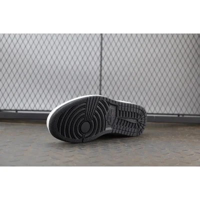 Air Jordan 1 Retro High "Light Smoke Grey" фото № 5