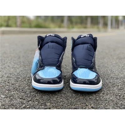 Air Jordan 1 Retro High OG "UNC" фото № 3