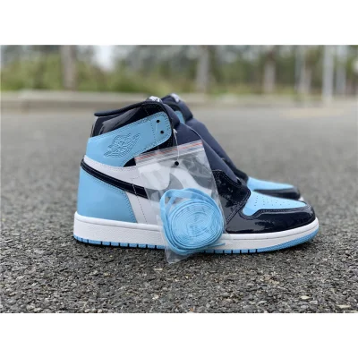 Air Jordan 1 Retro High OG "UNC" фото № 4