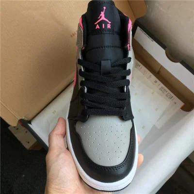 Air Jordan 1 Mid "Pink Shadow" фото № 4