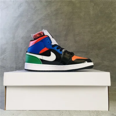 Air Jordan 1 Mid "Patent" фото № 3 Air Jordan 1 Mid "Patent" фото № 3