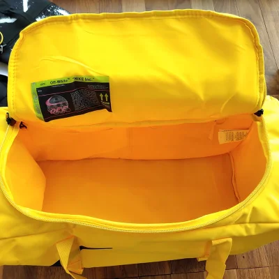 Сумка NikeLab x OFF-WHITE U Nrg Ru Duff Shoulder Bag "Yellow" фото № 6 Сумка NikeLab x OFF-WHITE U Nrg Ru Duff Shoulder Bag "Yellow" фото № 6