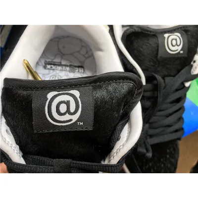 Medicom x Nike SB Dunk Low "BEARBRICK" фото № 8