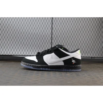 Jeff Staple x Nike SB Dunk Low "Pigeon" фото № 2