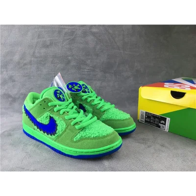 Grateful Dead x Nike SB Dunk Low "Bears Green" фото № 4