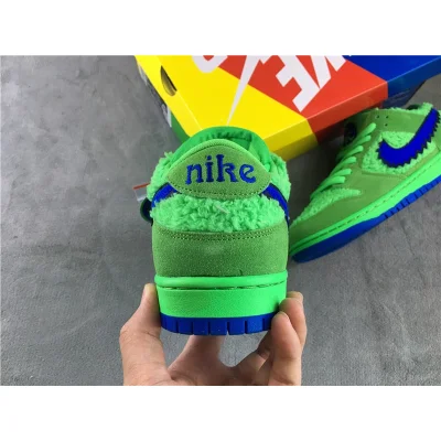 Grateful Dead x Nike SB Dunk Low "Bears Green" фото № 6