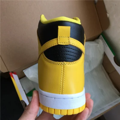 Nike Dunk High "Varsity Maize" фото № 6 Nike Dunk High "Varsity Maize" фото № 6