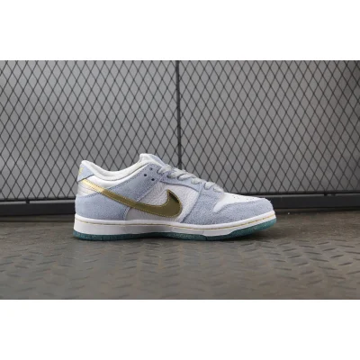 Sean Cliver x Nike SB Dunk Low "Light Blue/Lilac" фото № 3