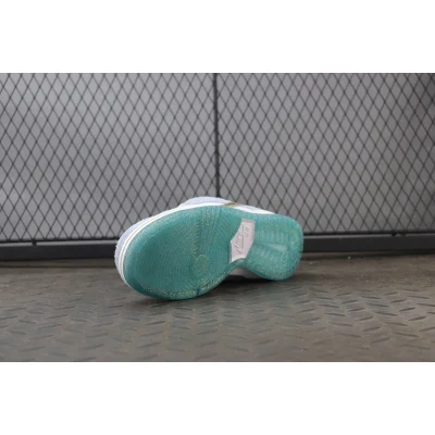 Sean Cliver x Nike SB Dunk Low "Light Blue/Lilac" фото № 7