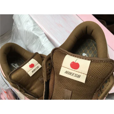 Nike Dunk Low Pro SB "Stussy" фото № 8 Nike Dunk Low Pro SB "Stussy" фото № 8