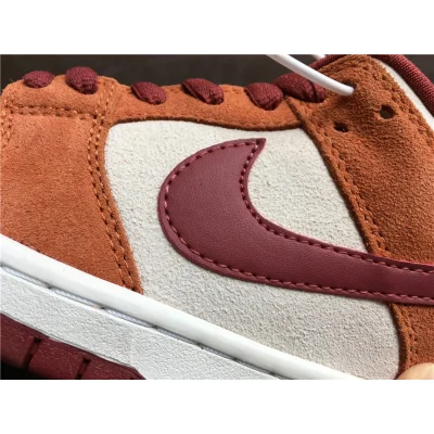 Nike SB Dunk Low Pro "Dark Russet Cedar" фото № 8 Nike SB Dunk Low Pro "Dark Russet Cedar" фото № 8