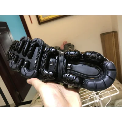 Off White x Vapormax "Maximum" фото № 5 Off White x Vapormax "Maximum" фото № 5