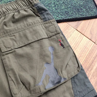 Штаны Air Jordan x Travis Scott "Green" фото № 7 Штаны Air Jordan x Travis Scott "Green" фото № 7