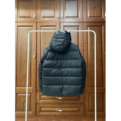 Пуховик Moncler Black Silikone Label "Black" фото № 3 Пуховик Moncler Black Silikone Label "Black" фото № 3