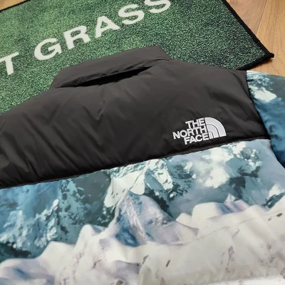 Пуховик The North Face Mountains "White/Black" фото № 8