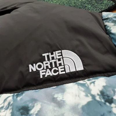 Пуховик The North Face Mountains "White/Black" фото № 9