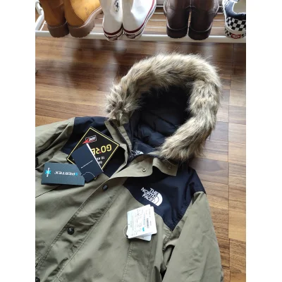 Пуховик The North Face Embroidery Logo Gore-Tex On Black "Navy Beige" фото № 9