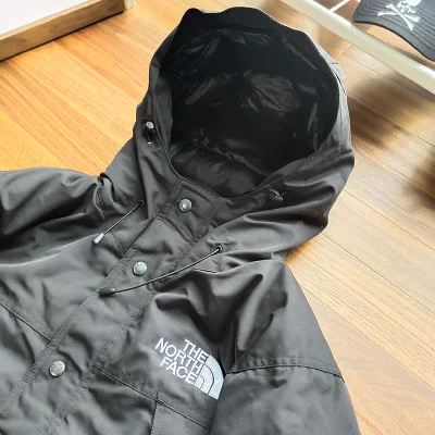 Пуховик The North Face Embroidery White Logo Gore-Tex "Black" фото № 3 Пуховик The North Face Embroidery White Logo Gore-Tex "Black" фото № 3