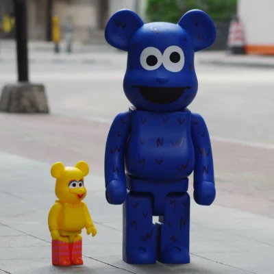 Игрушка BEARBRICK 1000% Cookie Monster "Blue" фото № 2