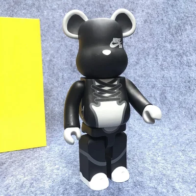 Игрушка BEARBRICK 400% Nike SB "Black" фото № 2