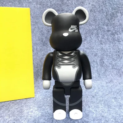 Игрушка BEARBRICK 400% Nike SB "Black" фото № 3